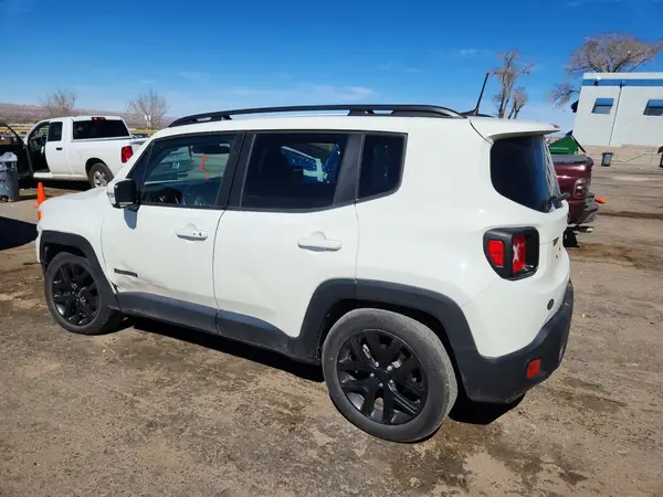 ZACCJABB5JPH20744 2018 JEEP RENEGADE - Image 2