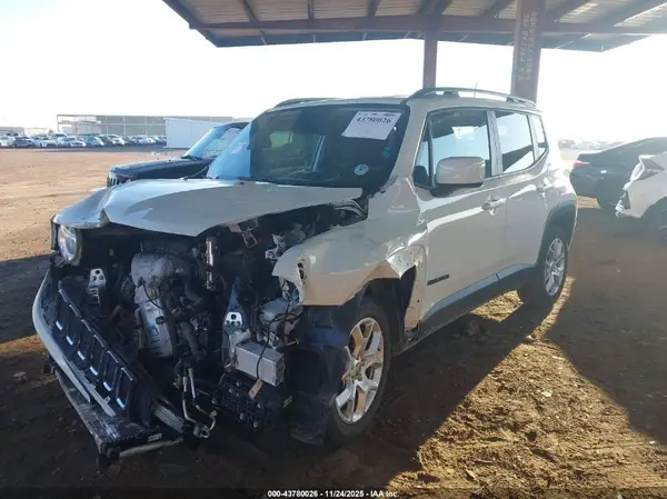 ZACCJABB5JPH43389 2018 JEEP RENEGADE - Image 2