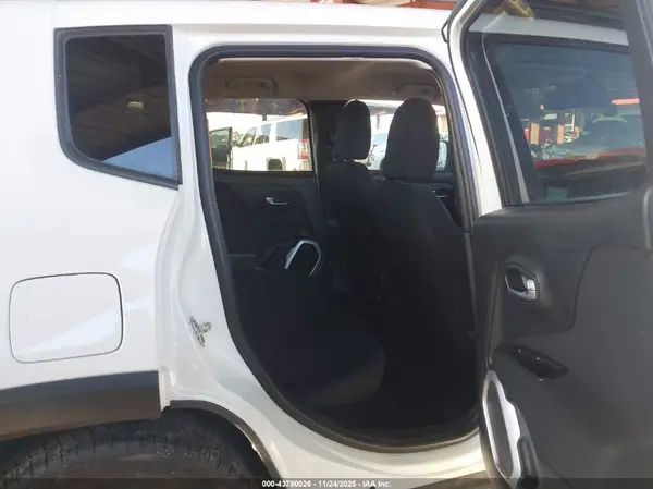 ZACCJABB5JPH43389 2018 JEEP RENEGADE - Image 8