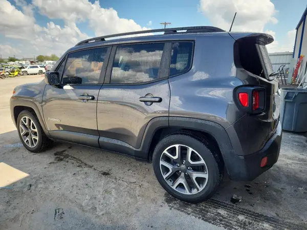 ZACCJABB5JPJ18889 2018 JEEP RENEGADE - Image 2