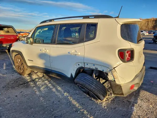 ZACCJABB5JPJ19427 2018 JEEP RENEGADE - Image 2