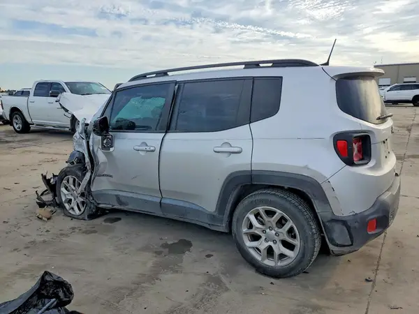 ZACCJABB5JPJ19718 2018 JEEP RENEGADE - Image 2