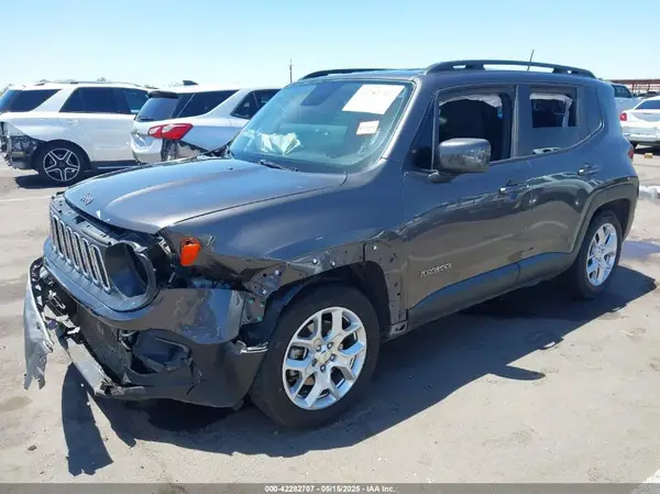 ZACCJABB5JPJ63878 2018 JEEP RENEGADE - Image 2