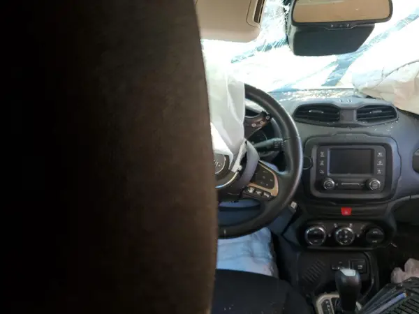 ZACCJABB6HPE73101 2017 JEEP RENEGADE - Image 8