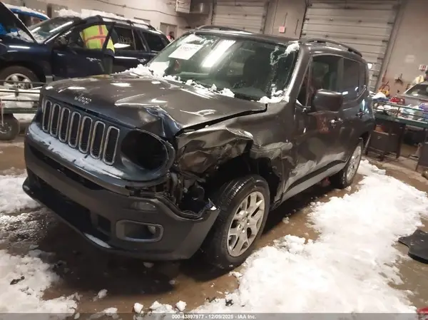 ZACCJABB6HPF03178 2017 JEEP RENEGADE - Image 2