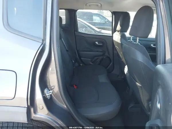 ZACCJABB6HPF72162 2017 JEEP RENEGADE - Image 8