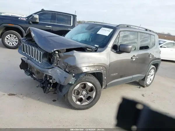 ZACCJABB6HPG28696 2017 JEEP RENEGADE - Image 2