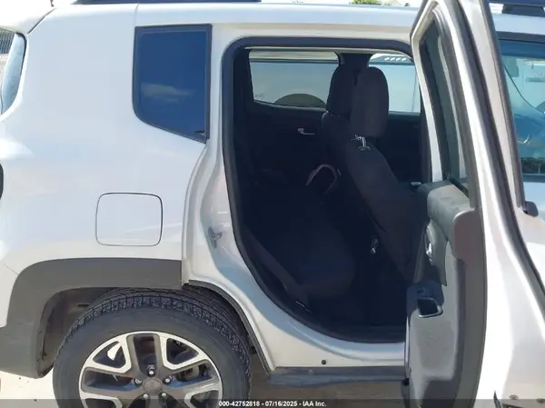 ZACCJABB6HPG41965 2017 JEEP RENEGADE - Image 8