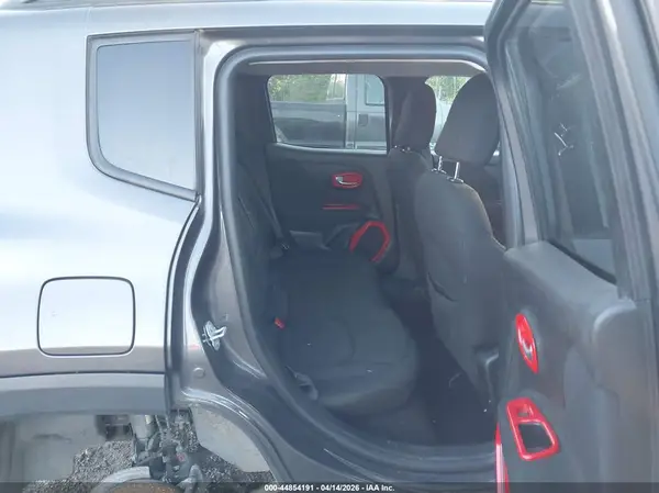 ZACCJABB6JPH04780 2018 JEEP RENEGADE - Image 8