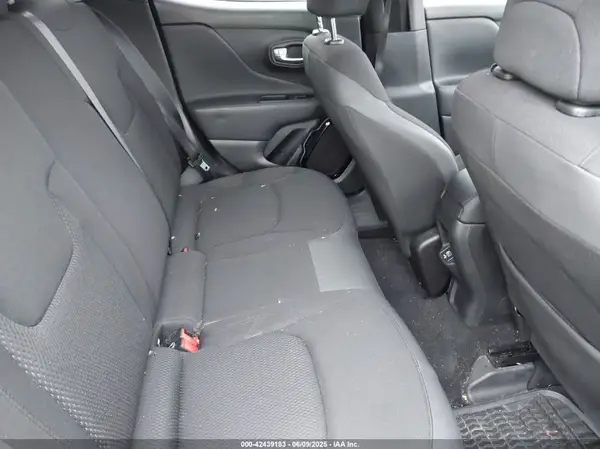ZACCJABB6JPH23913 2018 JEEP RENEGADE - Image 8