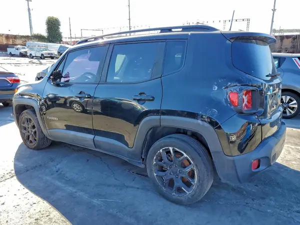 ZACCJABB6JPJ13944 2018 JEEP RENEGADE - Image 2
