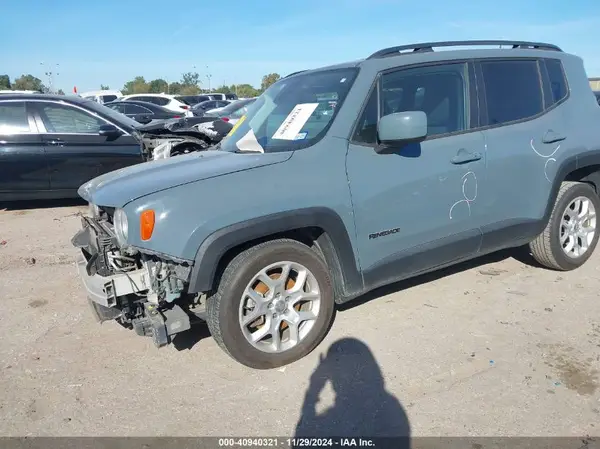 ZACCJABB6JPJ40805 2018 JEEP RENEGADE - Image 2