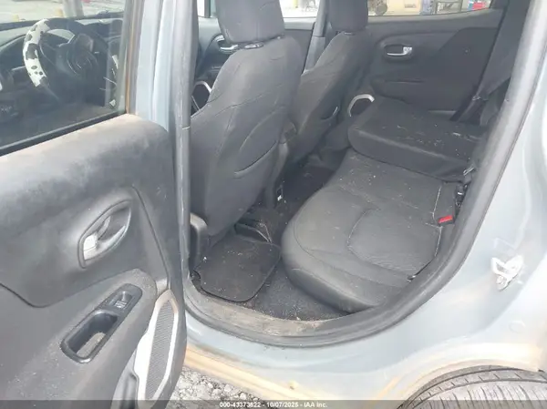 ZACCJABB7HPF68976 2017 JEEP RENEGADE - Image 8