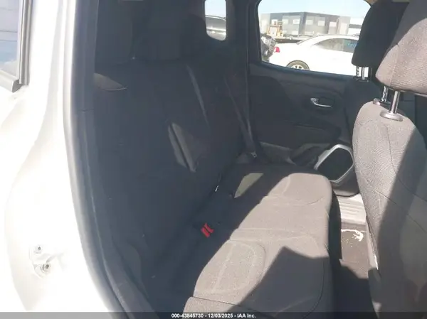 ZACCJABB7JPH24794 2018 JEEP RENEGADE - Image 8
