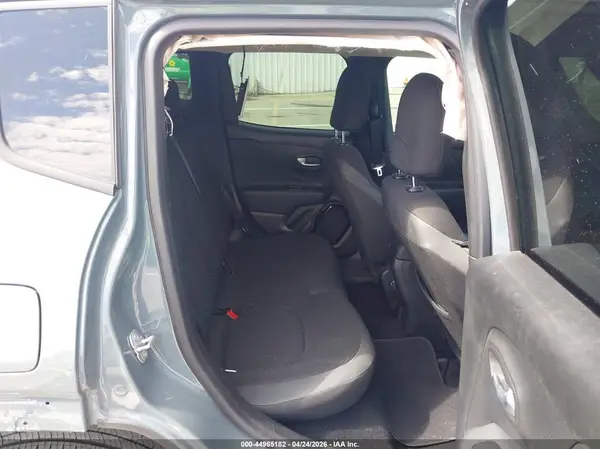 ZACCJABB7JPH40445 2018 JEEP RENEGADE - Image 8
