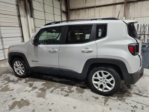ZACCJABB7JPH49145 2018 JEEP RENEGADE - Image 2