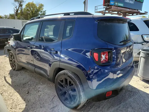 ZACCJABB7JPH93663 2018 JEEP RENEGADE - Image 2
