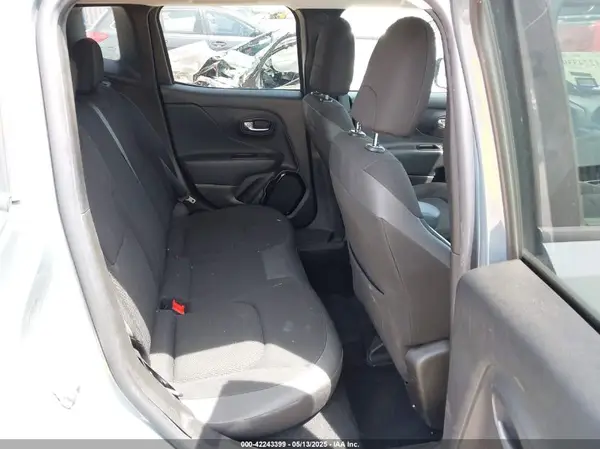 ZACCJABB7JPJ00331 2018 JEEP RENEGADE - Image 8