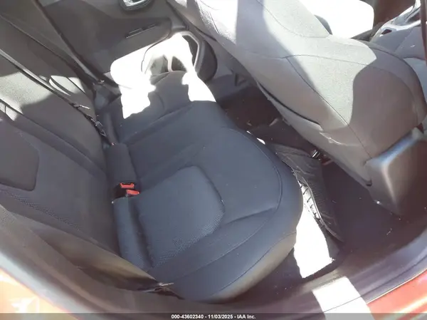 ZACCJABB8HPE41976 2017 JEEP RENEGADE - Image 8