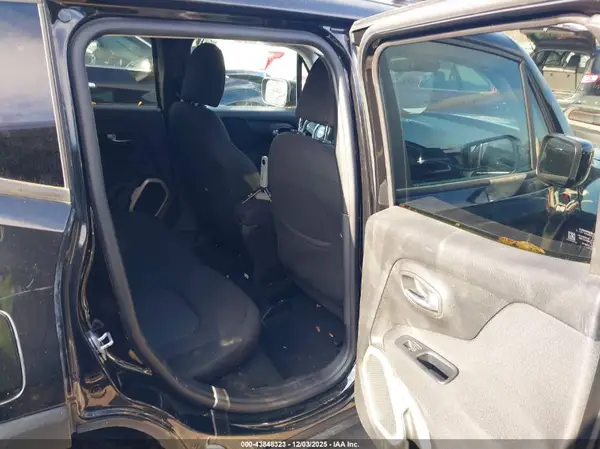 ZACCJABB8HPE74492 2017 JEEP RENEGADE - Image 8