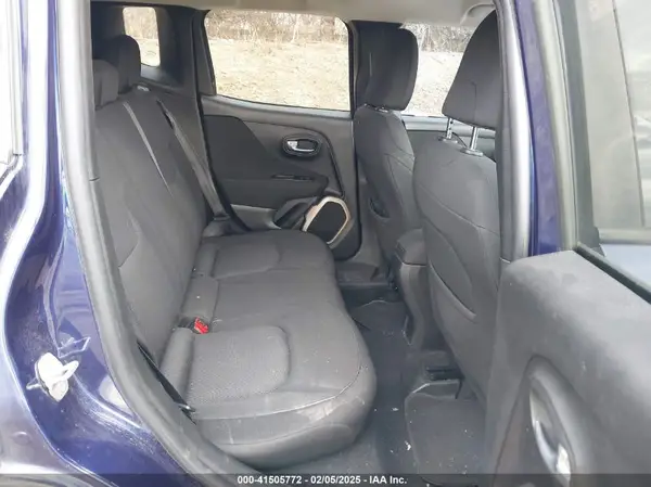ZACCJABB8HPG00950 2017 JEEP RENEGADE - Image 8