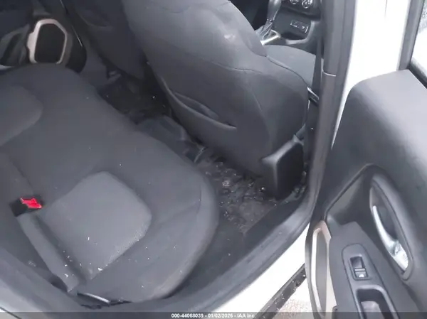 ZACCJABB8HPG42986 2017 JEEP RENEGADE - Image 8