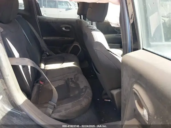 ZACCJABB8HPG43930 2017 JEEP RENEGADE - Image 8
