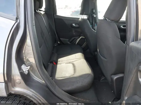 ZACCJABB8HPG43961 2017 JEEP RENEGADE - Image 8