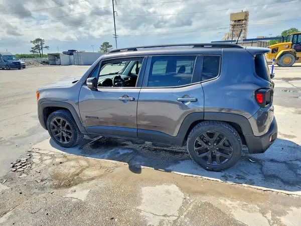 ZACCJABB8JPH04392 2018 JEEP RENEGADE - Image 2