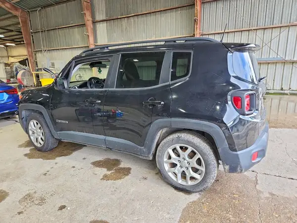 ZACCJABB8JPH06465 2018 JEEP RENEGADE - Image 2