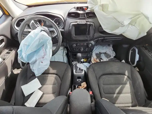 ZACCJABB8JPH17255 2018 JEEP RENEGADE - Image 8
