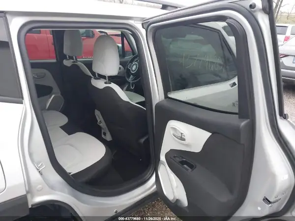 ZACCJABB8JPH61885 2018 JEEP RENEGADE - Image 8