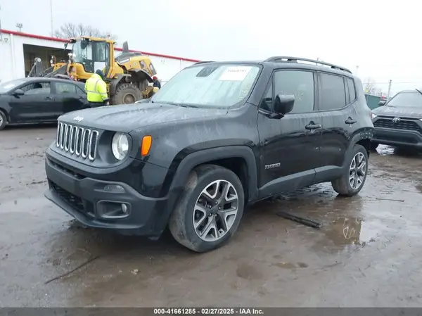 ZACCJABB8JPJ26727 2018 JEEP RENEGADE - Image 2