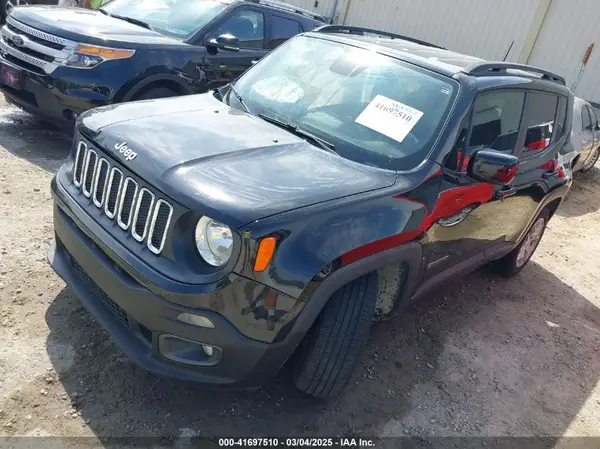 ZACCJABB8JPJ35329 2018 JEEP RENEGADE - Image 2