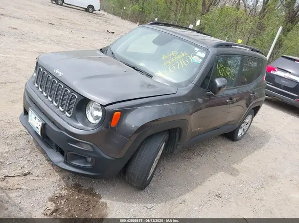 ZACCJABB8JPJ55645 2018 JEEP RENEGADE - Image 2