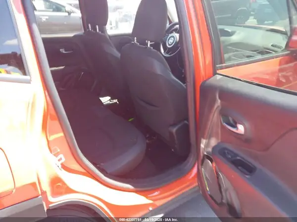 ZACCJABB9HPF64850 2017 JEEP RENEGADE - Image 8