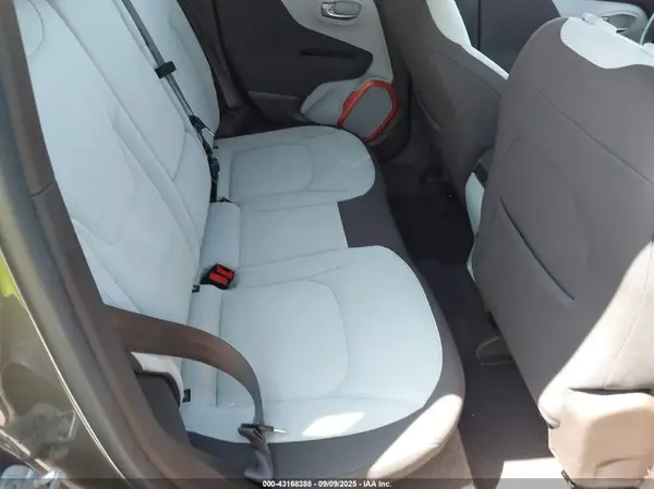 ZACCJABB9HPF72060 2017 JEEP RENEGADE - Image 8