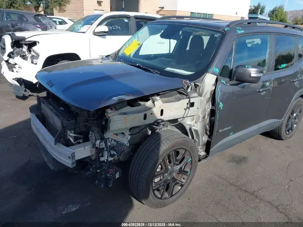 ZACCJABB9HPF75704 2017 JEEP RENEGADE - Image 2