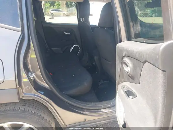 ZACCJABB9JPH38292 2018 JEEP RENEGADE - Image 8