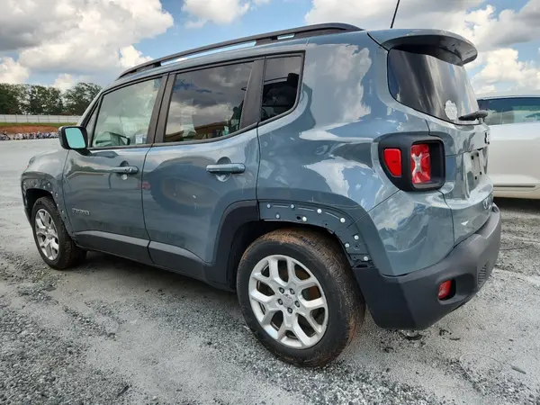 ZACCJABB9JPH70871 2018 JEEP RENEGADE - Image 2