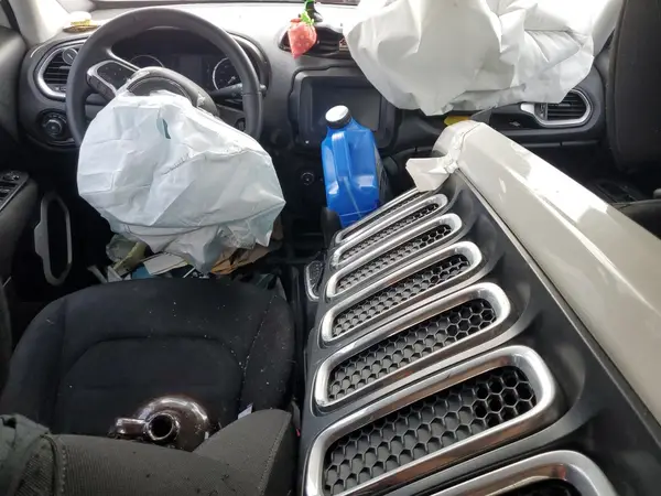 ZACCJABB9JPH95673 2018 JEEP RENEGADE - Image 8