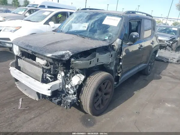 ZACCJABB9JPJ10696 2018 JEEP RENEGADE - Image 2