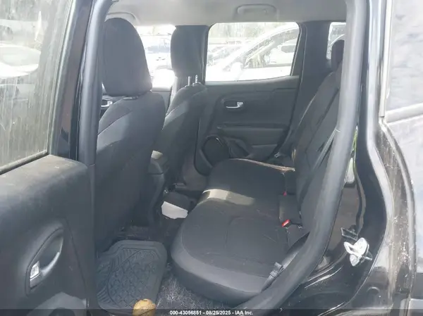 ZACCJABB9JPJ10696 2018 JEEP RENEGADE - Image 8