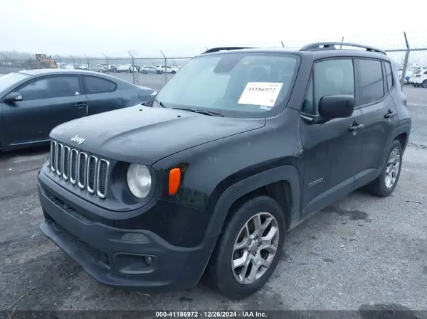 ZACCJABB9JPJ34769 2018 JEEP RENEGADE - Image 2