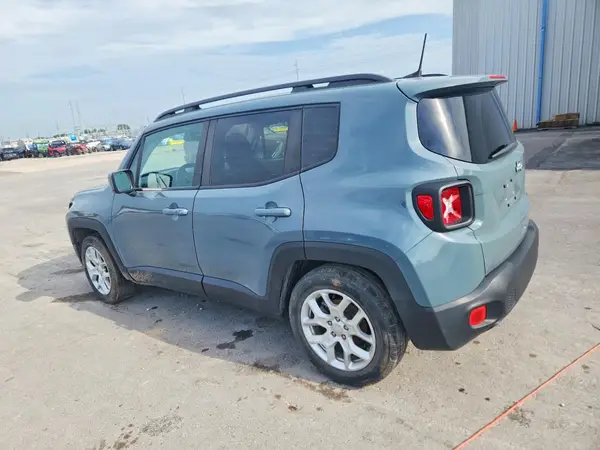 ZACCJABB9JPJ35579 2018 JEEP RENEGADE - Image 2