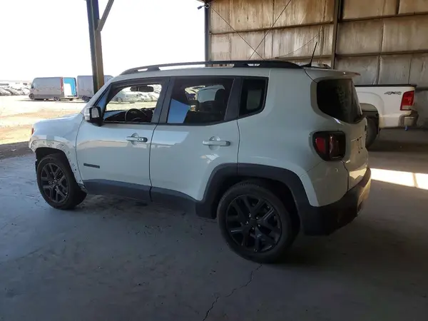 ZACCJABB9JPJ48722 2018 JEEP RENEGADE - Image 2