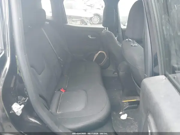 ZACCJABBXHPF00154 2017 JEEP RENEGADE - Image 8