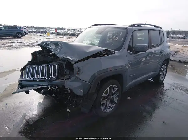 ZACCJABBXHPF12899 2017 JEEP RENEGADE - Image 2