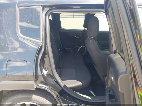 ZACCJABBXHPF35504 2017 JEEP RENEGADE - Image 8
