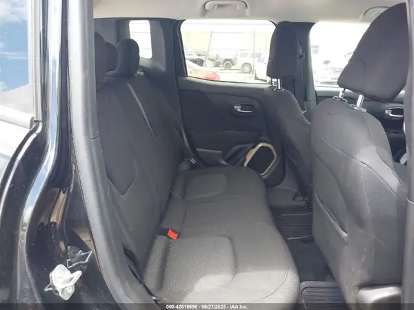 ZACCJABBXHPG23744 2017 JEEP RENEGADE - Image 8